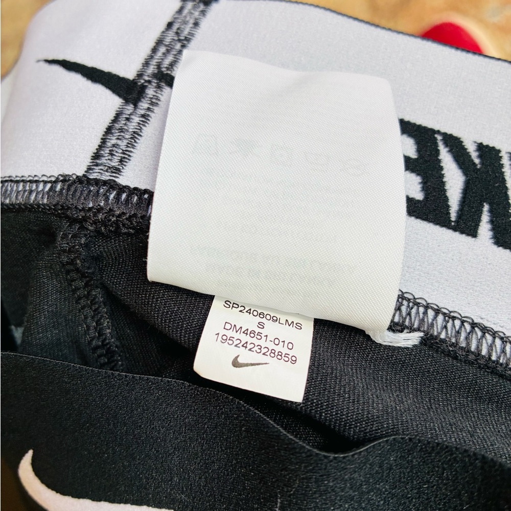 Nike Women's Black and White Leggings